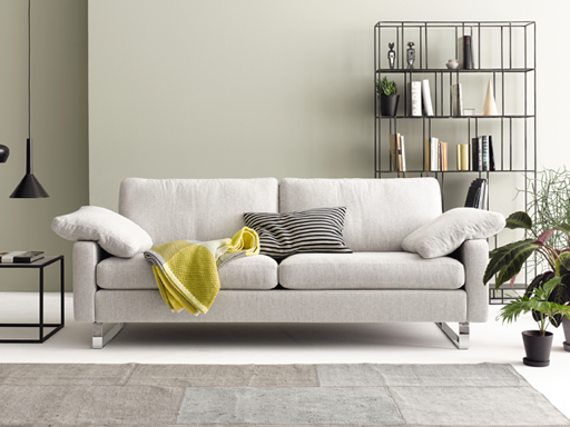 05.02.09_512x384_Karussel_1.2_COR-Conseta-Zweisitzer-Sofa-Mood.webp
