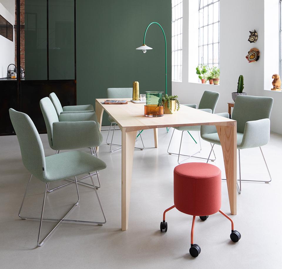 Sengfelder COR - Armlehnstuhl Jalis mit Draht-Drehgestell