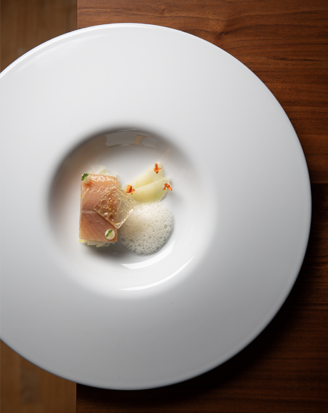 Teller mit feinem Lachs-Gericht von Mind
