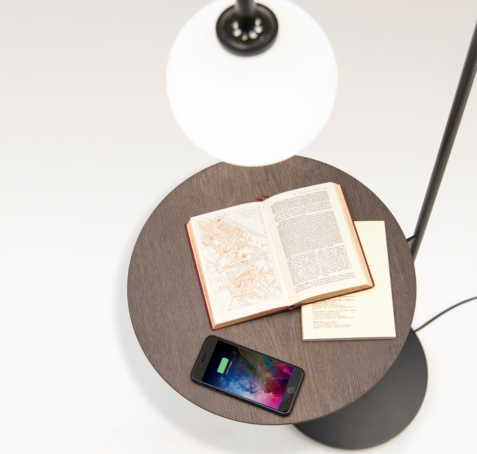 Sengfelder Living Divani - Stehleuchte Light with a Table