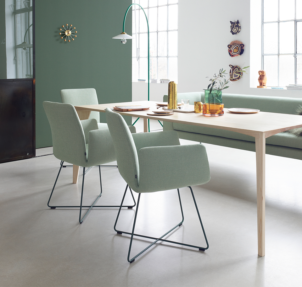 Sengfelder COR - Armlehnstuhl Jalis mit Draht-Drehgestell