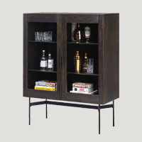 04.16.12_200x200_Janua-Moebel-bc04-Vitrine.webp