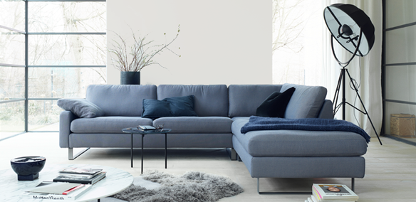 04.01.10_584x284_COR-Conseta-2-Sitzer-Sofa-Mood.webp