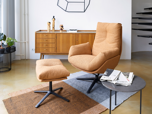 05.02.11_512x384_Karussel_1.4_COR-Cordia-Lounge-Sessel-Mood.webp
